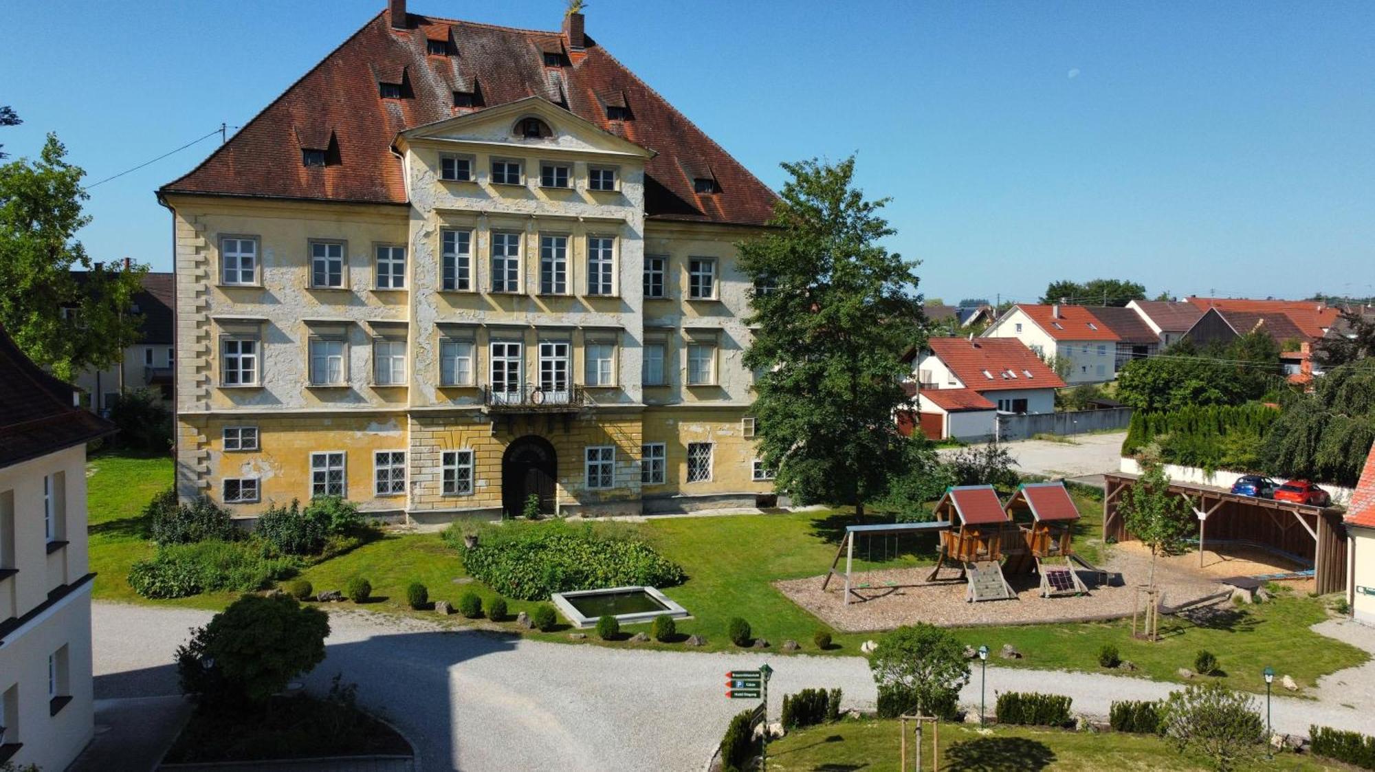 Autenrieder Brauereigasthof Ichenhausen Dış mekan fotoğraf